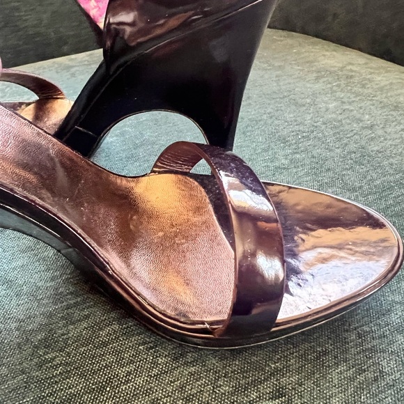 Versace 37.5 Patent Leather Ankle Strap Heels Eggplant Shaped Heel Italy - Picture 10 of 14